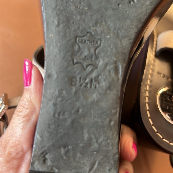 Tory Burch Thong Strap Wedge Sandals/ Neutral/Navy Size 9.5 - Picture 13 of 15